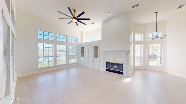 10061 VINEYARD LAKE Road E, Jacksonville, FL 32256