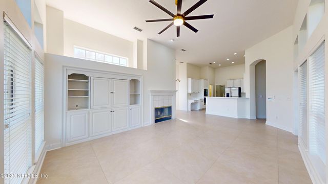 10061 VINEYARD LAKE Road E, Jacksonville, FL 32256