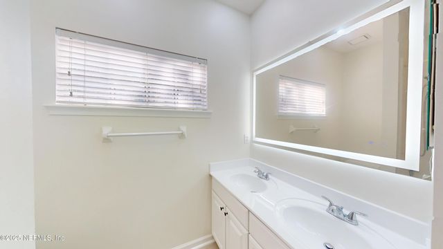 10061 VINEYARD LAKE Road E, Jacksonville, FL 32256