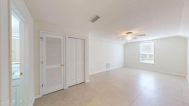 10061 VINEYARD LAKE Road E, Jacksonville, FL 32256