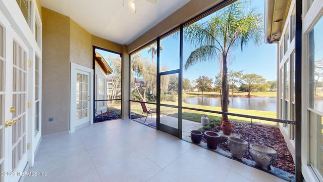 10061 VINEYARD LAKE Road E, Jacksonville, FL 32256