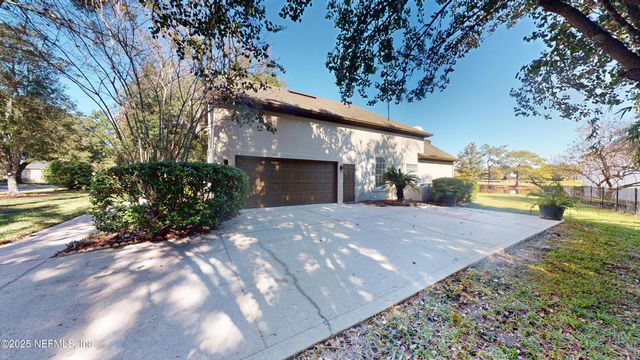 10061 VINEYARD LAKE Road E, Jacksonville, FL 32256