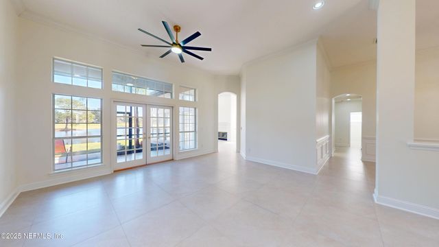 10061 VINEYARD LAKE Road E, Jacksonville, FL 32256