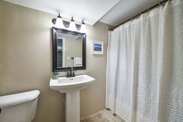 432 S Knollwood Drive, Wheaton, IL 60187