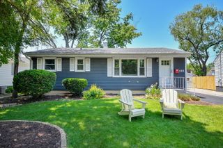 432 S Knollwood Drive, Wheaton, IL 60187