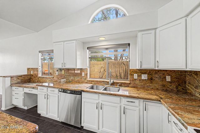 80 W SHEFFIELD Avenue, Gilbert, AZ 85233