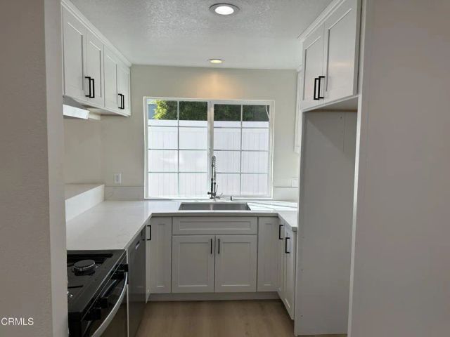 19316 Valerio Street, Los Angeles, CA 91335