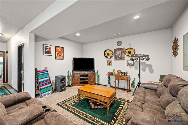 2639 MEADOWS DR, Sturgis, SD 57785