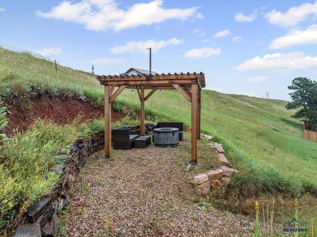 2639 MEADOWS DR, Sturgis, SD 57785