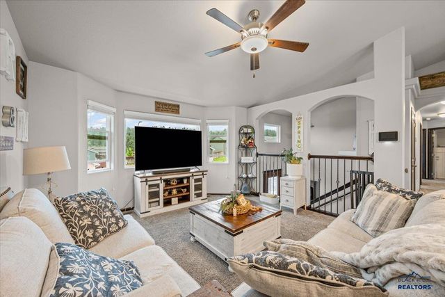 2639 MEADOWS DR, Sturgis, SD 57785