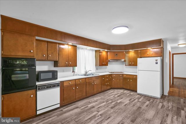 156 BLOODY SPRING RD, Bernville, PA 19506