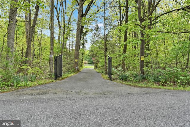 156 BLOODY SPRING RD, Bernville, PA 19506