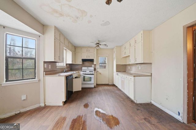 2904 Woodhollow Lane, Jonesboro, GA 30236