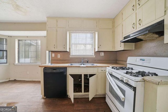 2904 Woodhollow Lane, Jonesboro, GA 30236