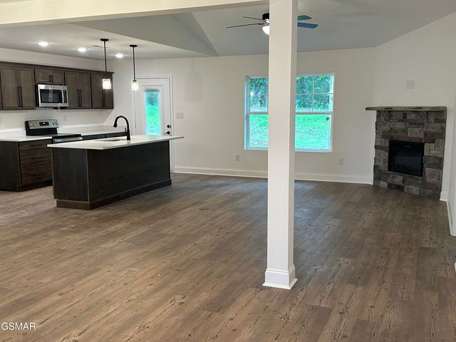 671 Snowflower Circle, Pigeon Forge, TN 37863
