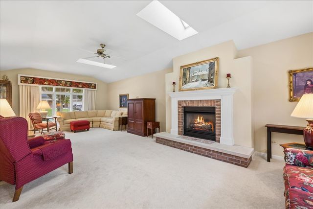3510 W Shepherd Hill Lane, Mchenry, IL 60050