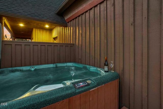 1490 Red Wing Loop, Redmond, OR 97756