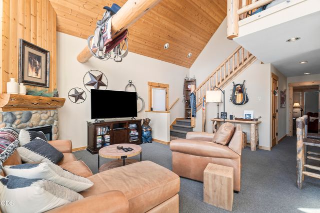 1490 Red Wing Loop, Redmond, OR 97756