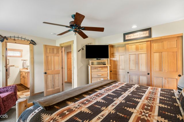 1490 Red Wing Loop, Redmond, OR 97756