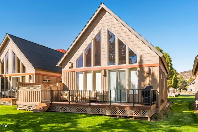 1490 Red Wing Loop, Redmond, OR 97756