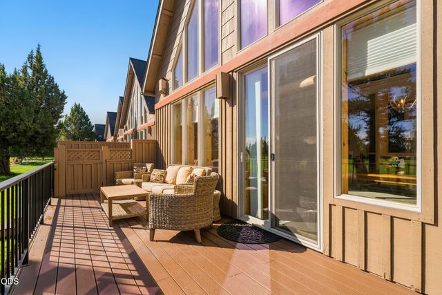 1490 Red Wing Loop, Redmond, OR 97756