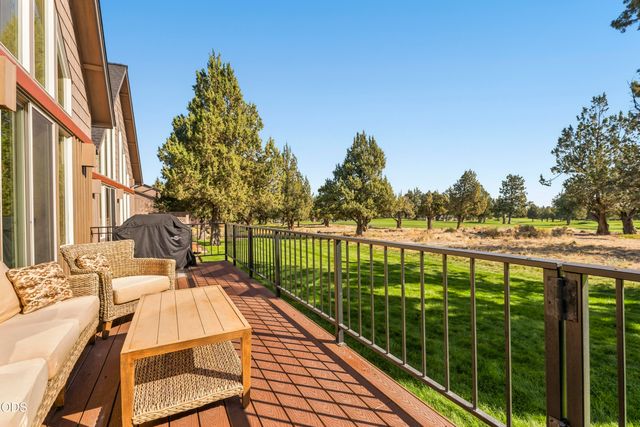 1490 Red Wing Loop, Redmond, OR 97756