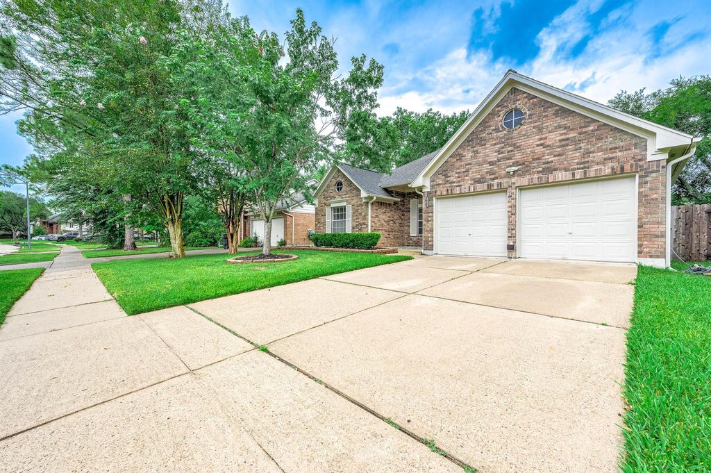 14302 Sun Harbor Drive, Houston, TX 77062