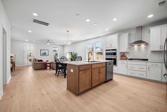 519 Eagleview Drive, Moncks Corner, SC 29461