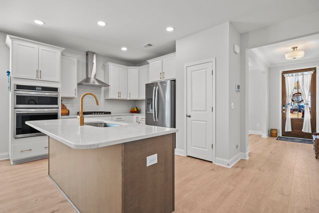 519 Eagleview Drive, Moncks Corner, SC 29461