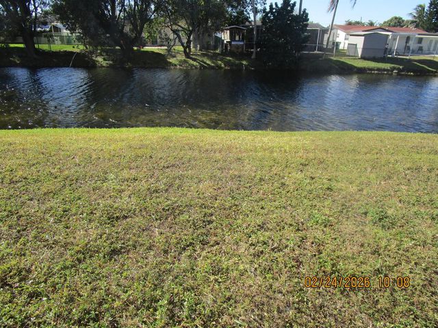 9350 Sunrise Lakes Boulevard 103, Sunrise, FL 33322