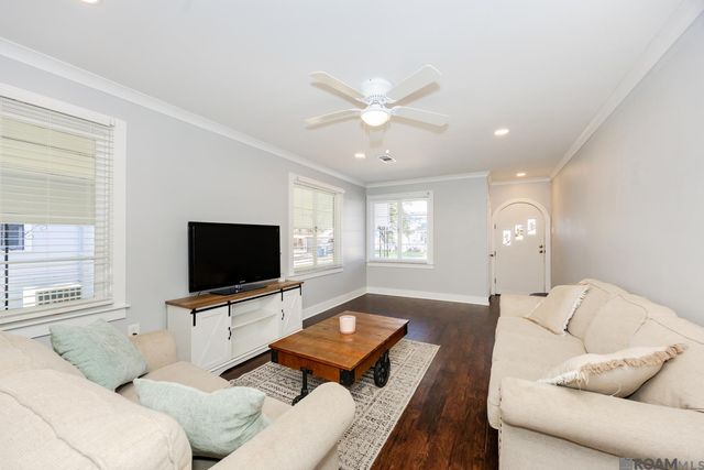 423 Avenue E, Port Allen, LA 70767