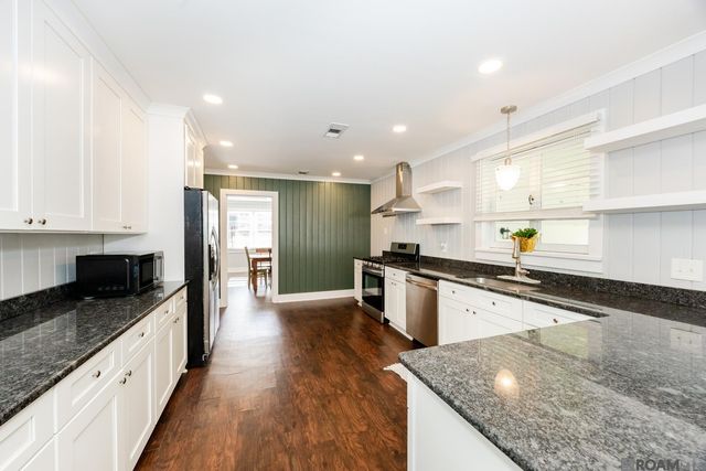 423 Avenue E, Port Allen, LA 70767