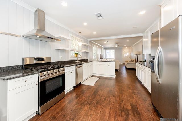 423 Avenue E, Port Allen, LA 70767