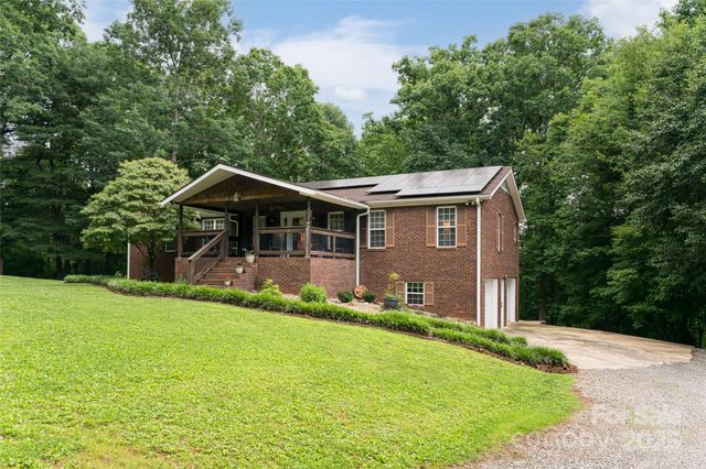 128-129 Oak Trails Pass, Leicester, NC 28748