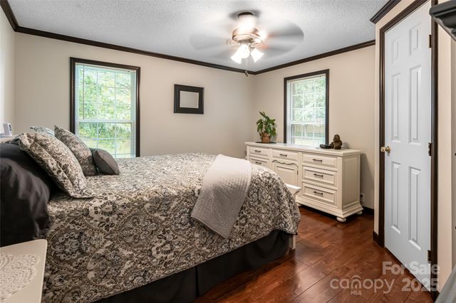 128-129 Oak Trails Pass, Leicester, NC 28748