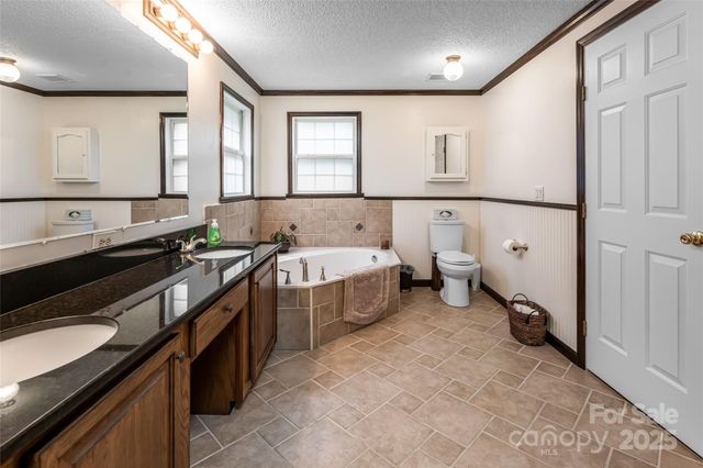 128-129 Oak Trails Pass, Leicester, NC 28748