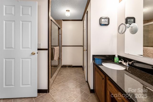 128-129 Oak Trails Pass, Leicester, NC 28748