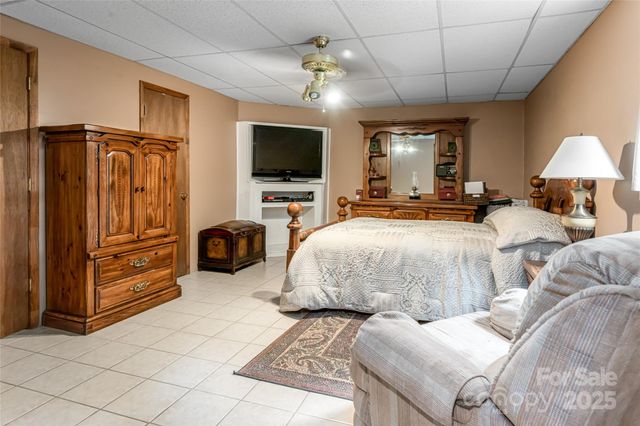128-129 Oak Trails Pass, Leicester, NC 28748