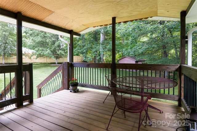 128-129 Oak Trails Pass, Leicester, NC 28748
