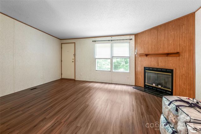 128-129 Oak Trails Pass, Leicester, NC 28748