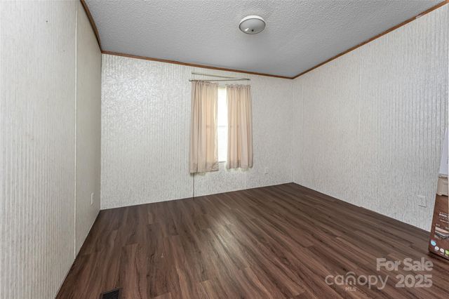 128-129 Oak Trails Pass, Leicester, NC 28748