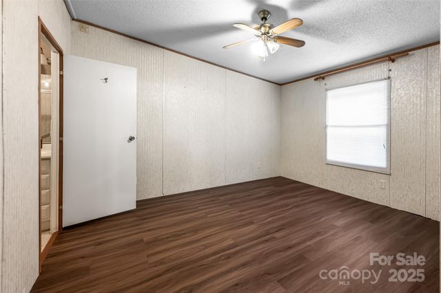 128-129 Oak Trails Pass, Leicester, NC 28748