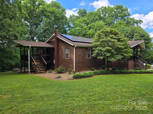 128-129 Oak Trails Pass, Leicester, NC 28748