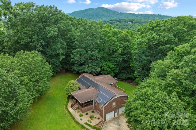 128-129 Oak Trails Pass, Leicester, NC 28748