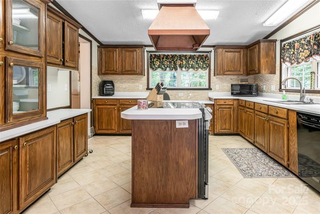 128-129 Oak Trails Pass, Leicester, NC 28748