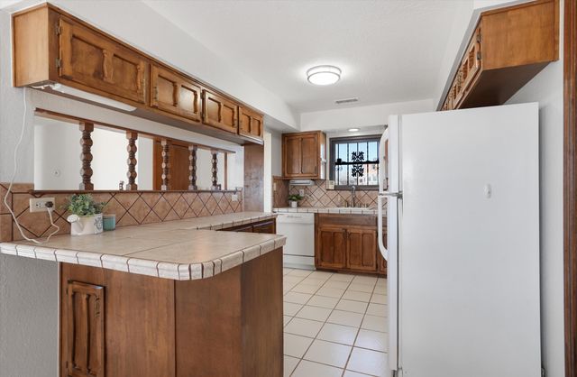 750 Comanche Road SE, Rio Rancho, NM 87124