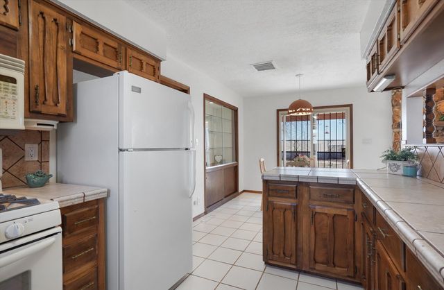 750 Comanche Road SE, Rio Rancho, NM 87124