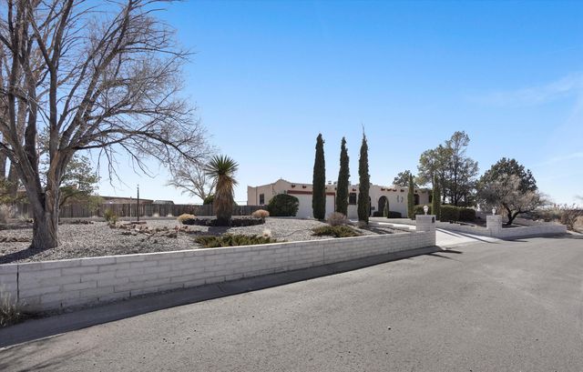 750 Comanche Road SE, Rio Rancho, NM 87124