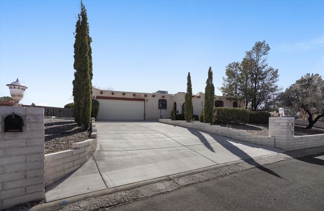 750 Comanche Road SE, Rio Rancho, NM 87124