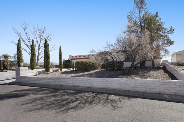 750 Comanche Road SE, Rio Rancho, NM 87124